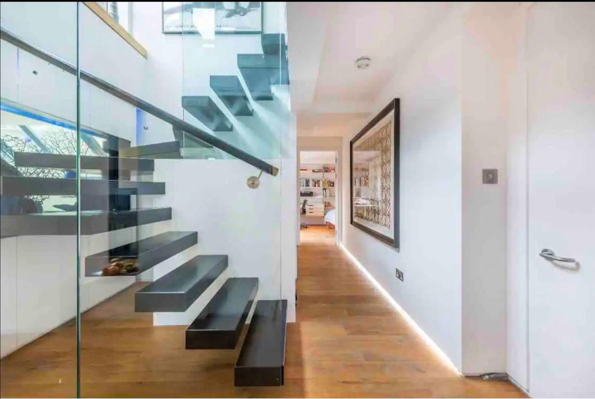 Stunning 3 Bedroom, 3 Bathroom Duplex With Terrace Londra Esterno foto